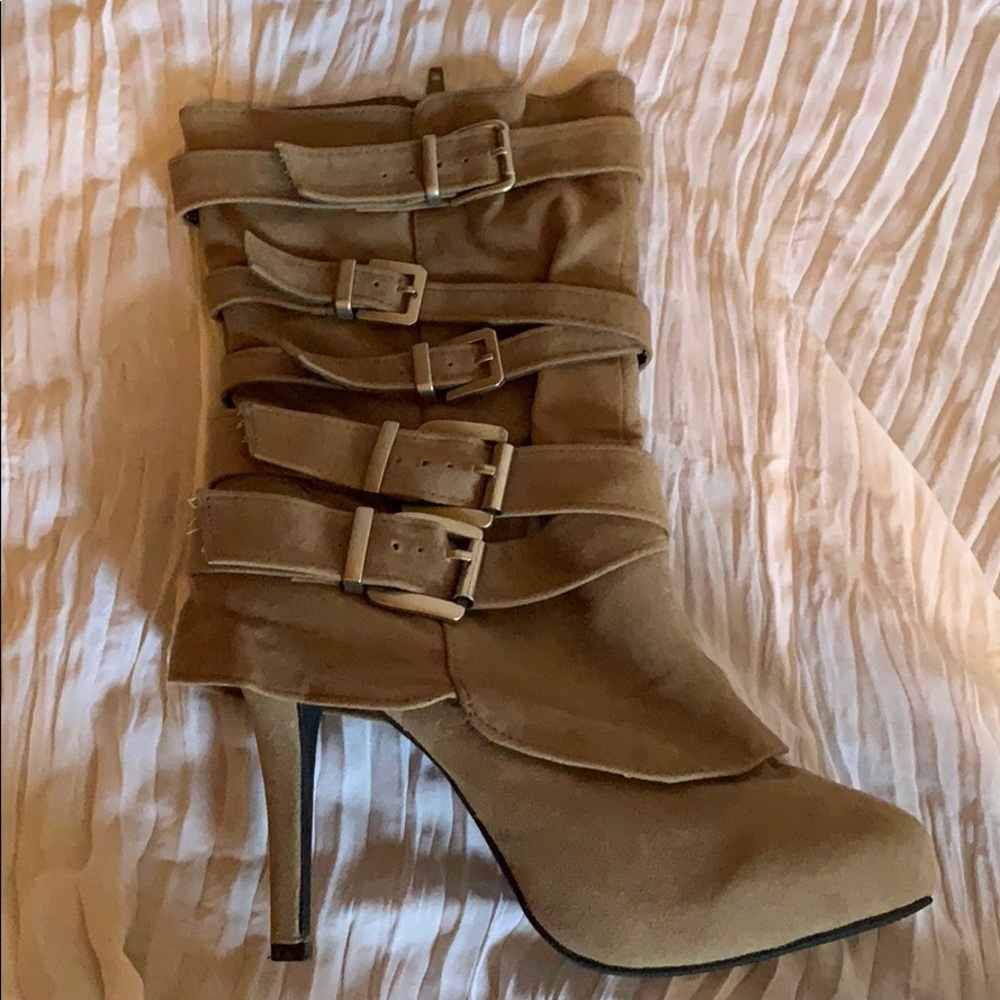 Strappy  tan suede boots